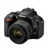 Nikon D5600 - s objektivem AF-S DX Nikkor 35mm f/1,8 G