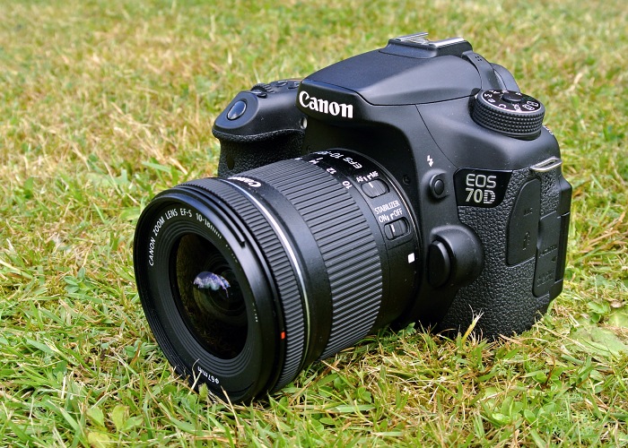 Objektiv na těle Canon EOS 70D