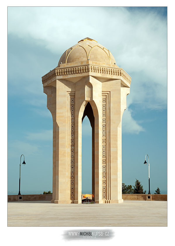 Shahidlar Monument
