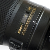 AF-S Nikkor 200–500mm f/5,6 E ED VR - detail stupnice.