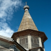 Detail dřevěného chrámu | fotografie
