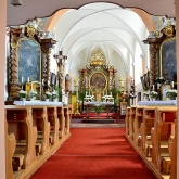Interiér kostela v Louňovicích pod... | fotografie