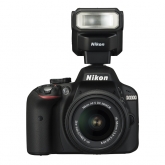 Nikon D3300 s bleskem SB-300