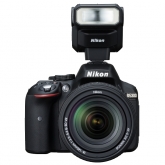 Nikon D5300 s bleskem SB-300