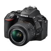 Nikon D5500 - čelní strana fotoaparátu.