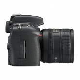 Nikon D750 - boční pohled na úchopovou část