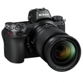 Nikon Z6 se základním objektivem Nikkor Z 24-70mm f/4 S.